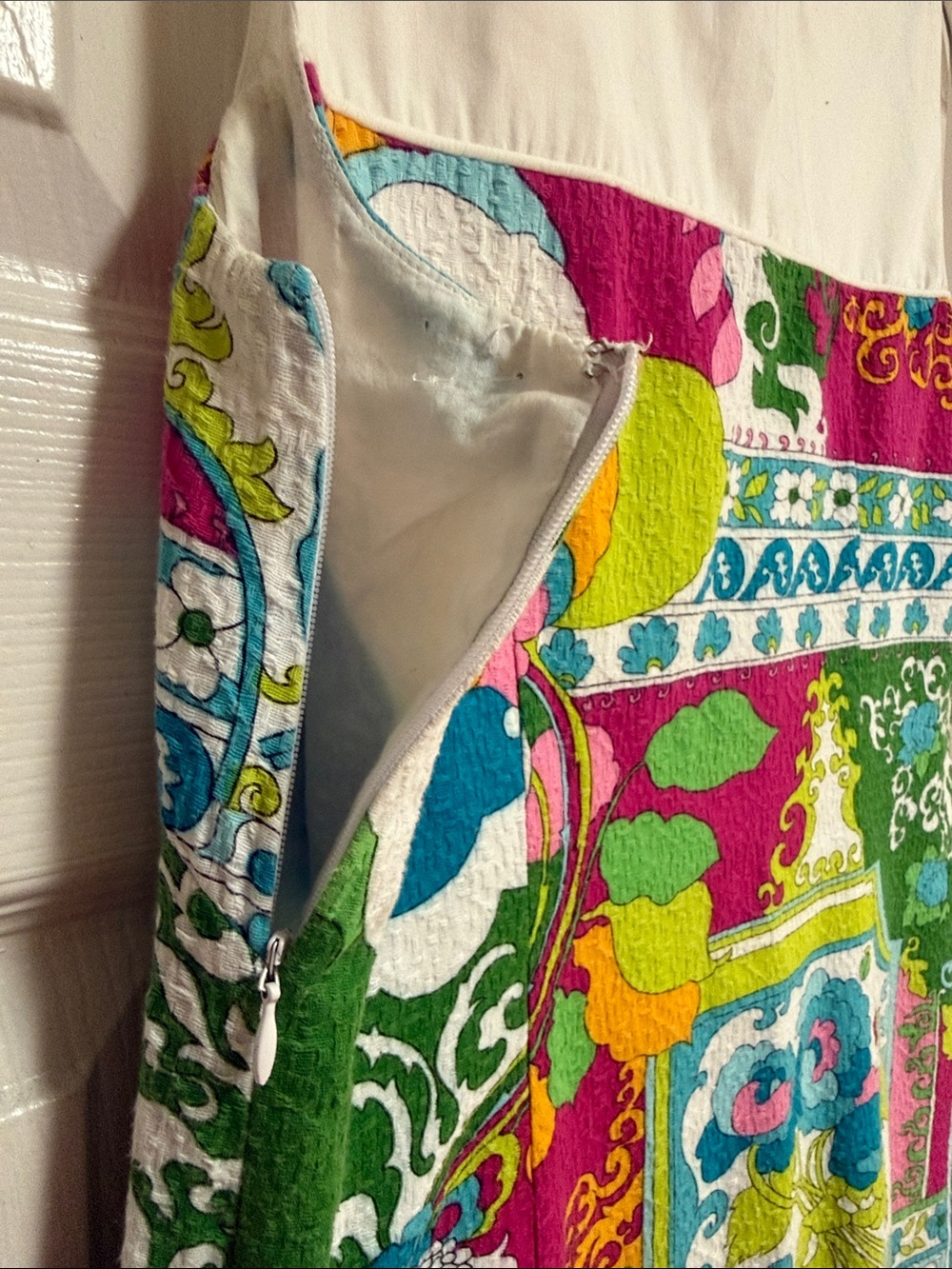 Vintage Laundry by Shelli Segal White & Multicolor Floral Print Shift Dress - Picture 6 of 10